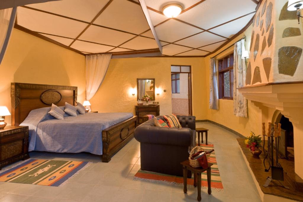 Interconnecting Family Rooms
