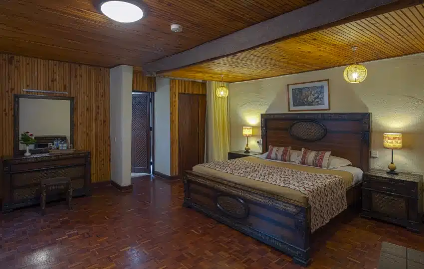 Interconnecting Family Room