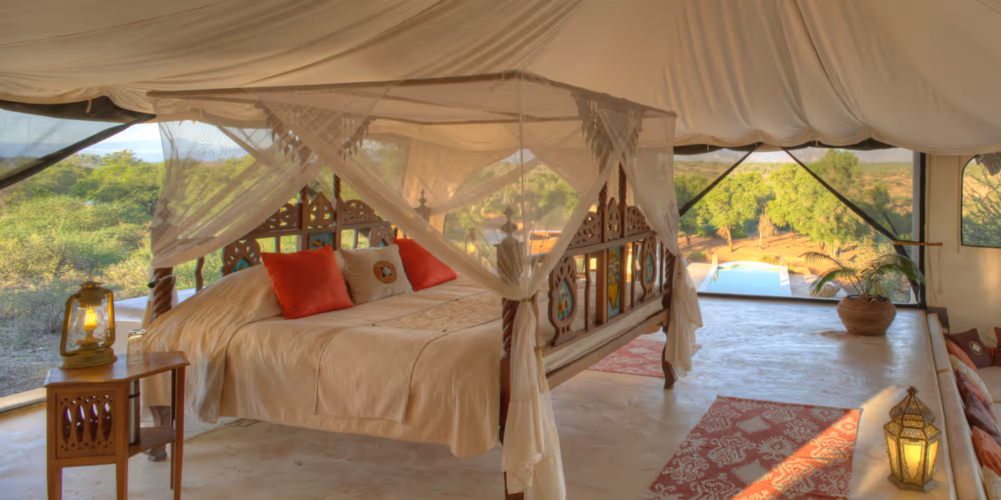 Luxury Suite (w/ Pool)