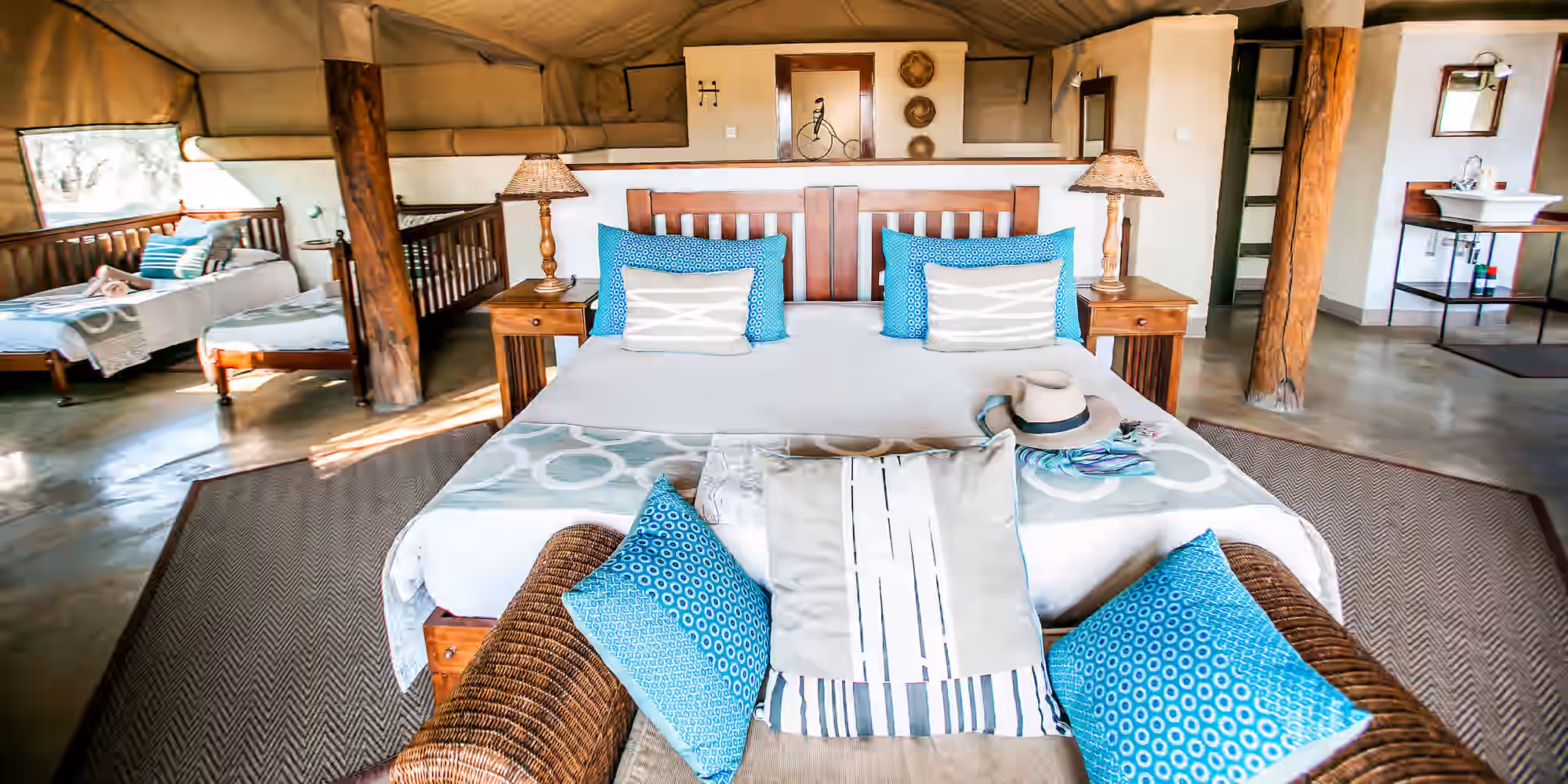 Deluxe Honeymoon Tent