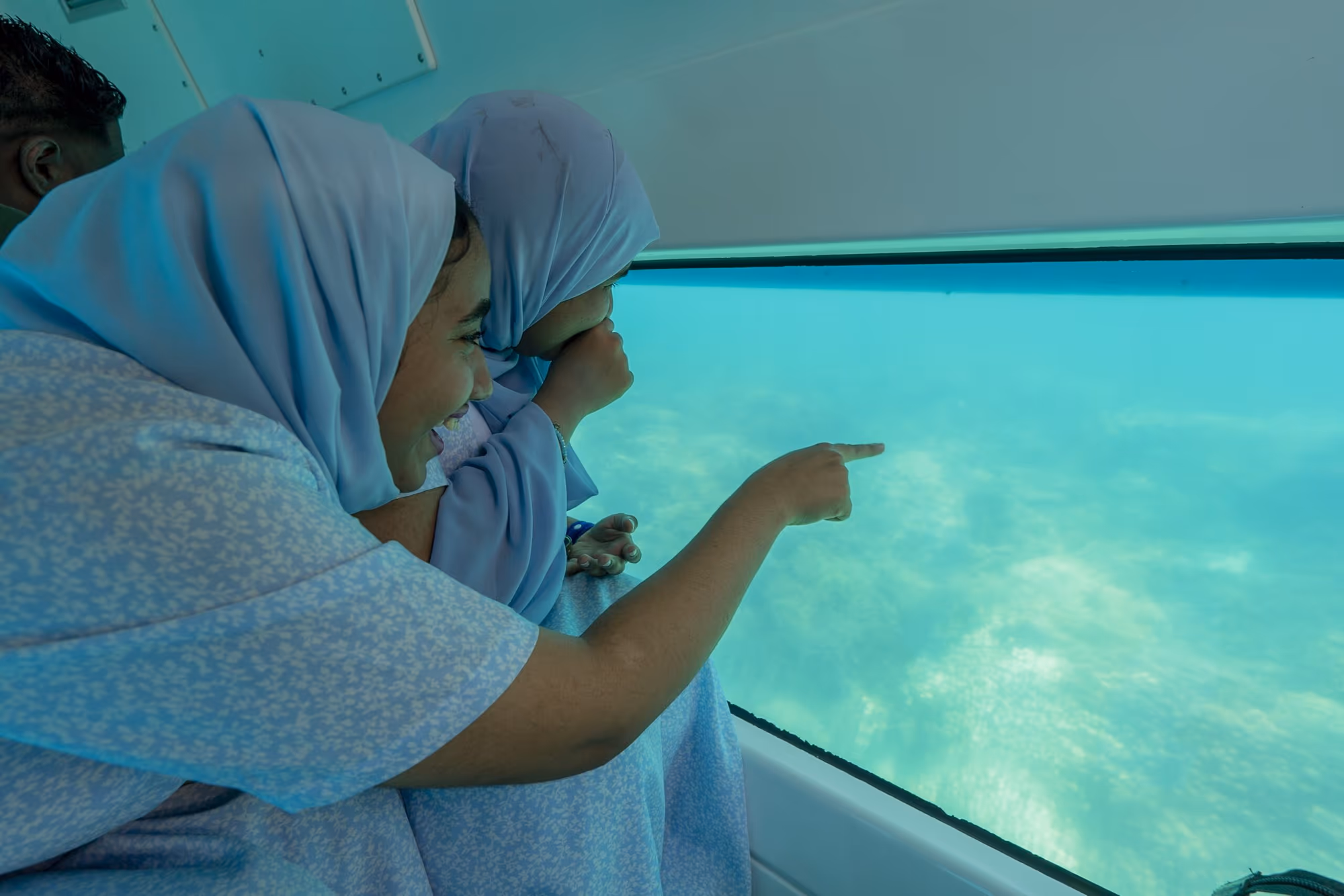 semi-submarine experience – classic reef tour gallery 2