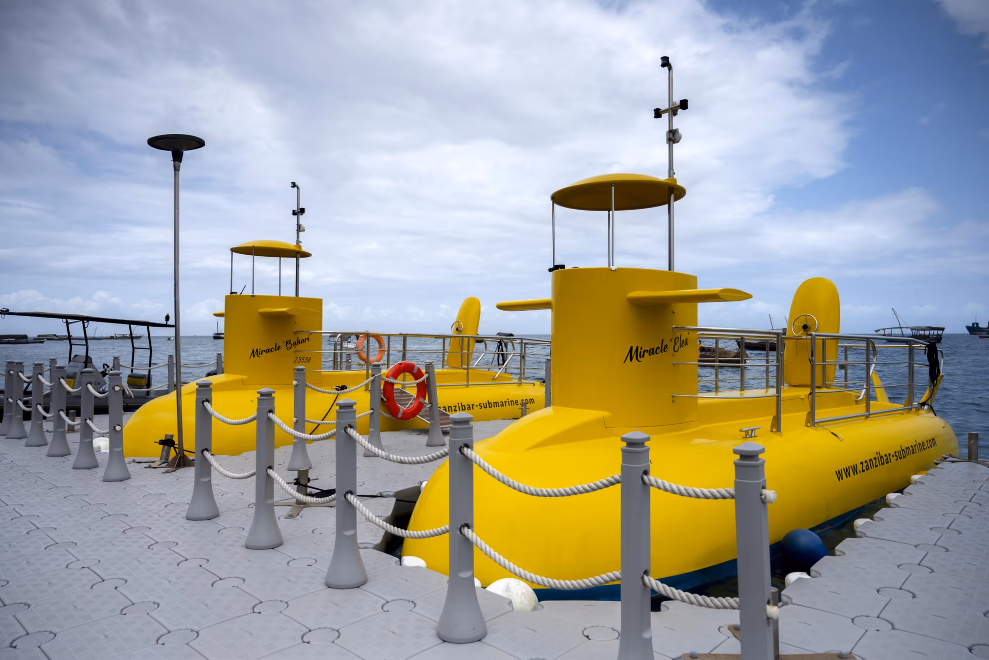 semi-submarine experience – classic reef tour gallery 1